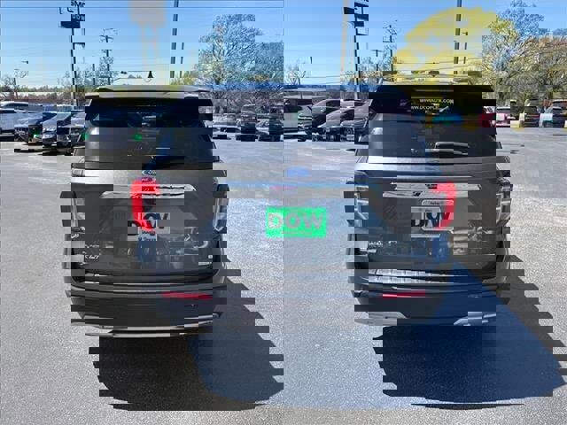 Used 2020 Ford Explorer XLT w/ Equipment Group 202A image 8