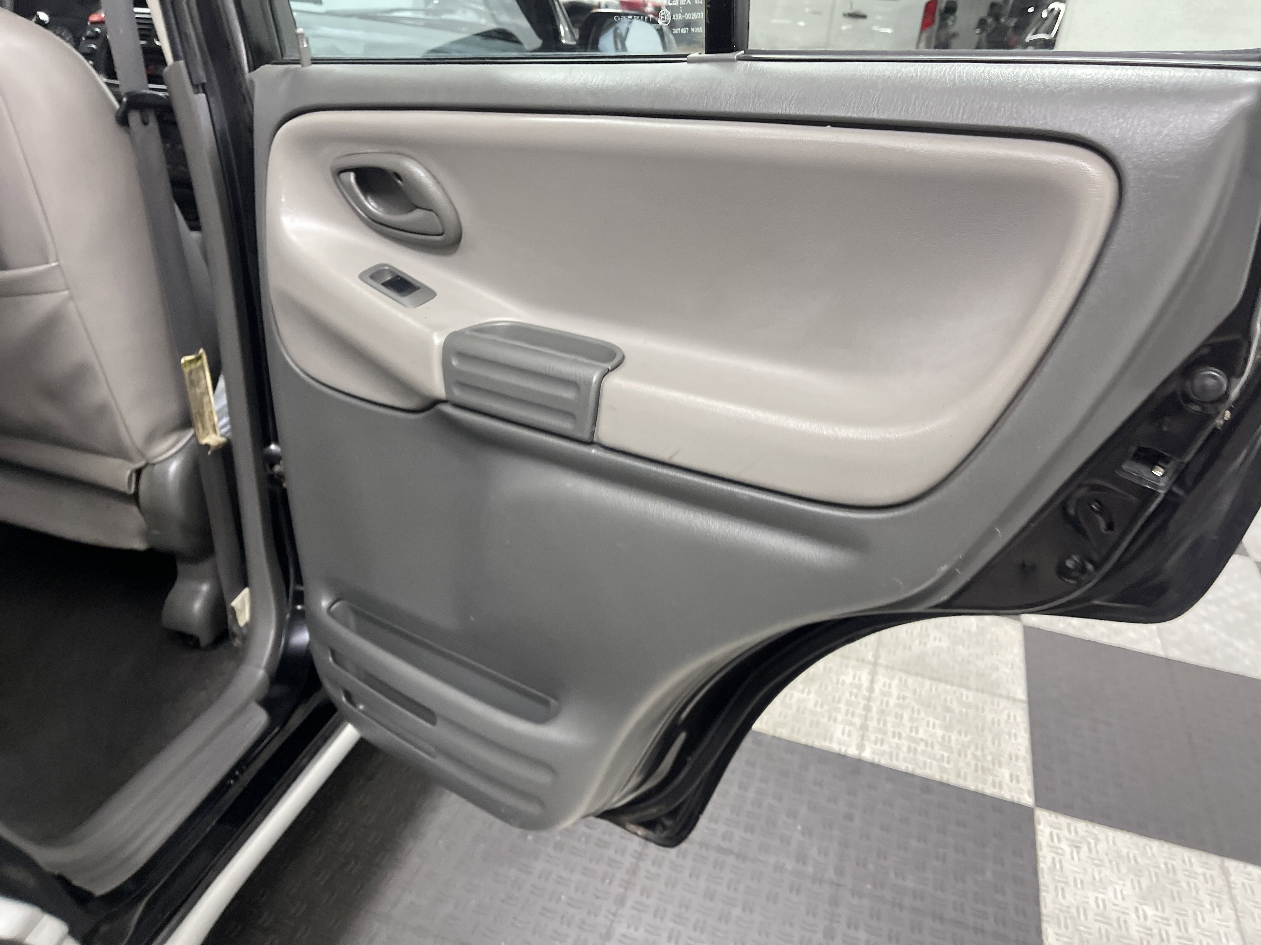 Used 2002 Chevrolet Tracker LT image 19