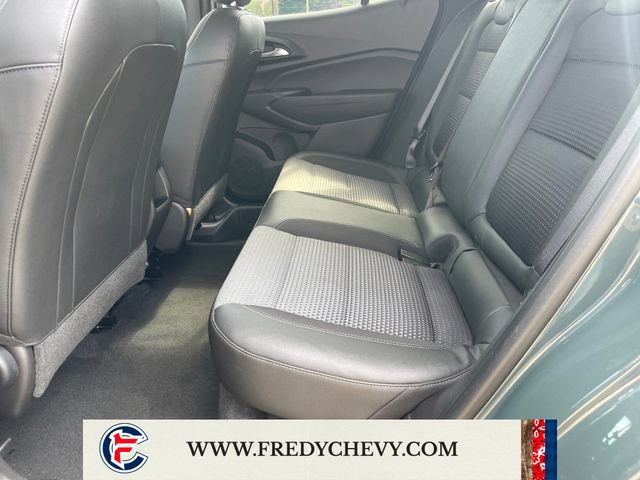 Used 2025 Chevrolet Trax LT FWD image 25