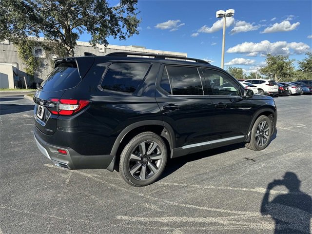 New 2025 Honda Pilot Touring image 5