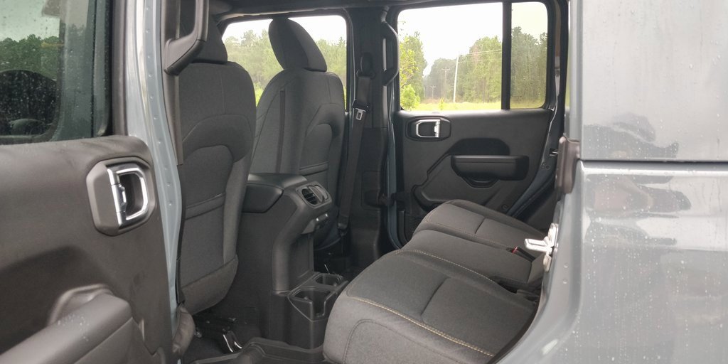 New 2025 Jeep Gladiator Sport image 34