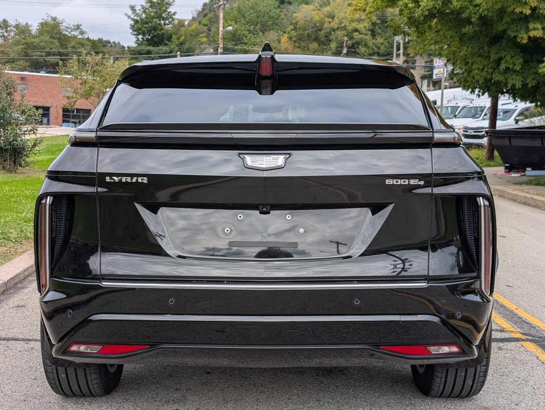 Used 2024 Cadillac Lyriq Tech w/ Driver Assist Package AWD/4WD image 11