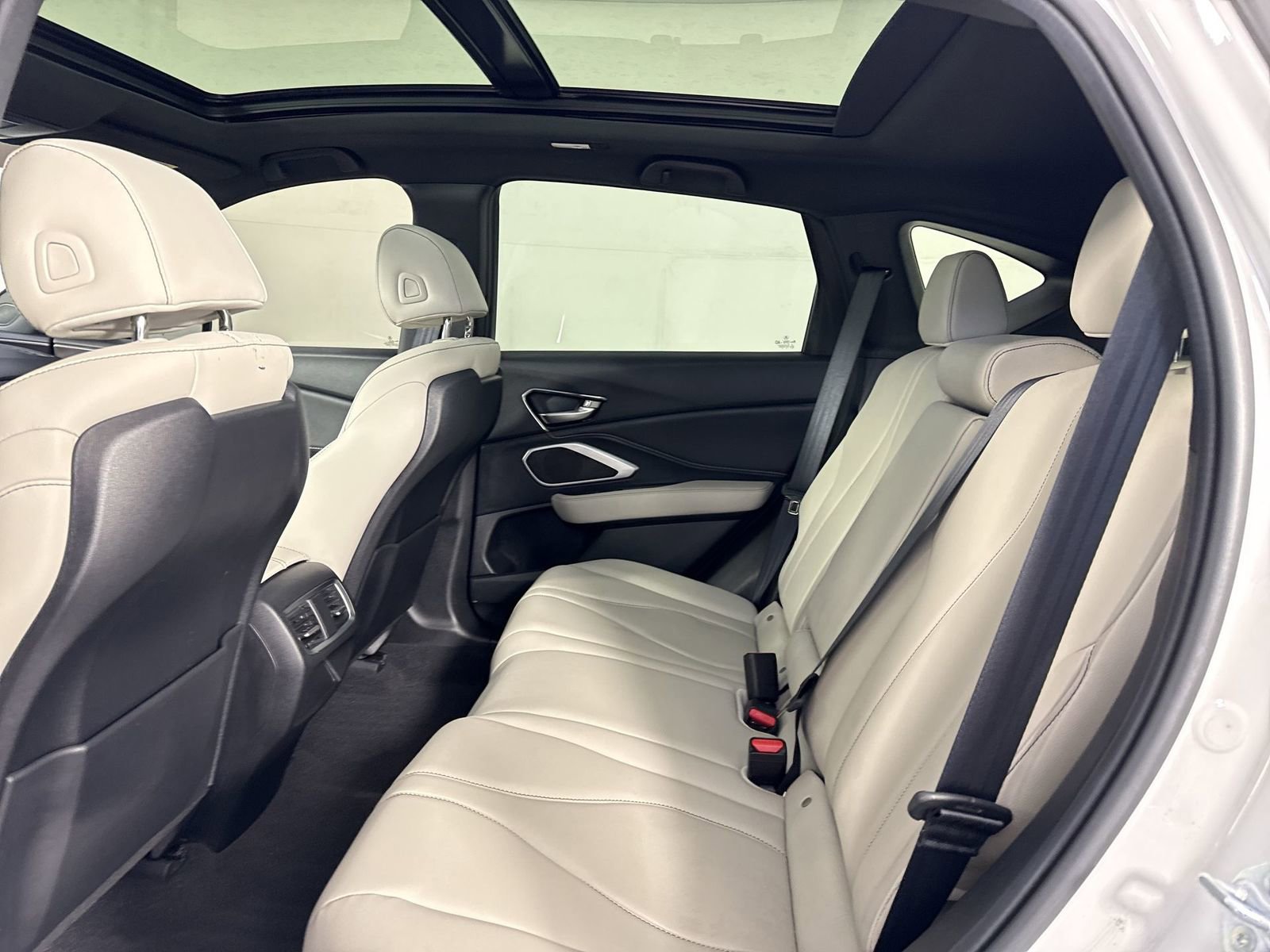 Used 2025 Acura RDX SH-AWD image 23