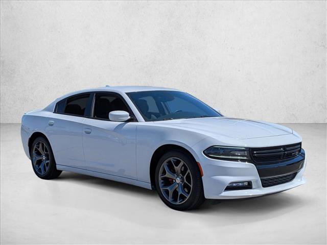 Used 2015 Dodge Charger SXT image 3