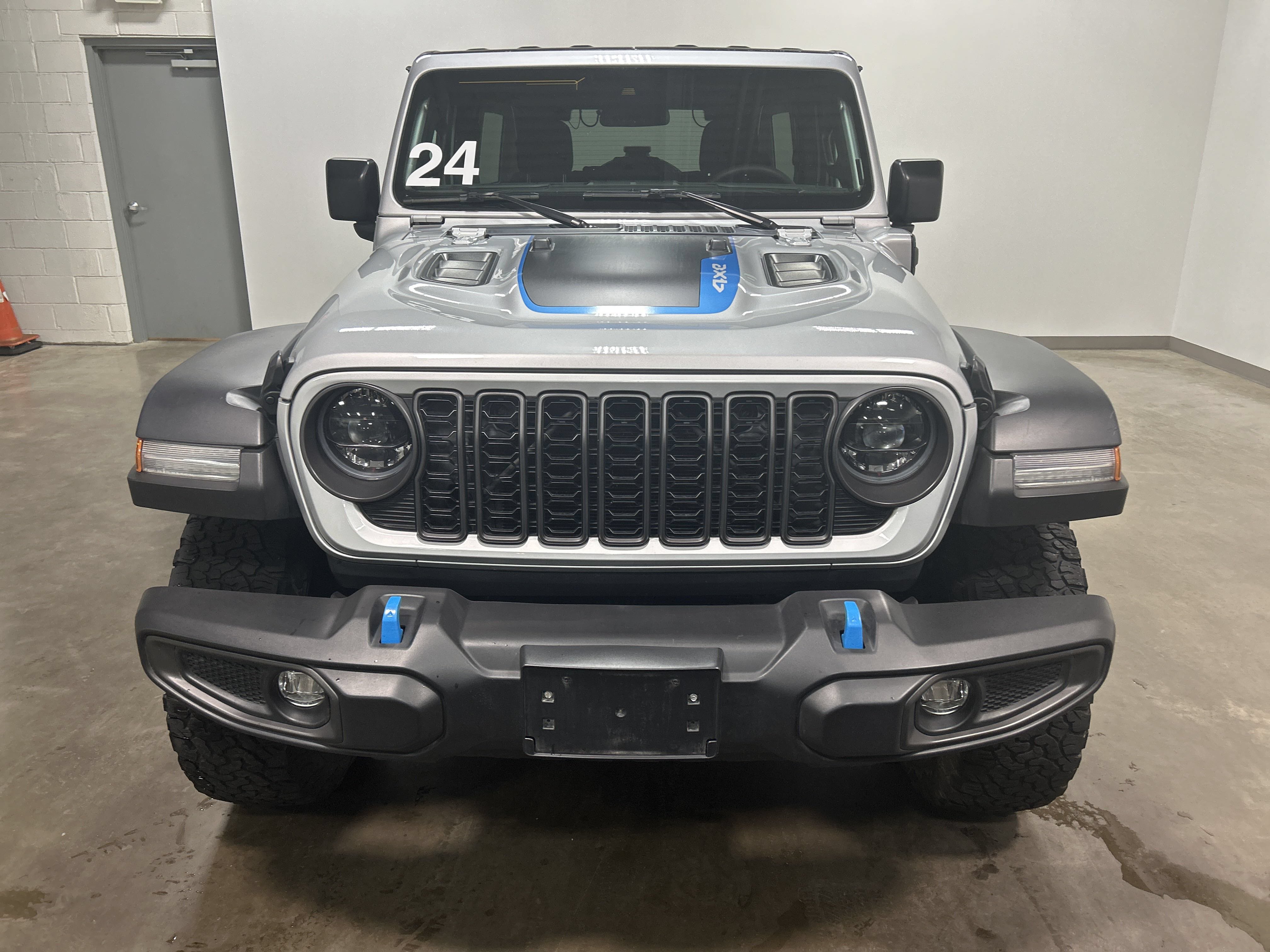 Used 2024 Jeep Wrangler Unlimited Rubicon 4xe AWD/4WD image 7