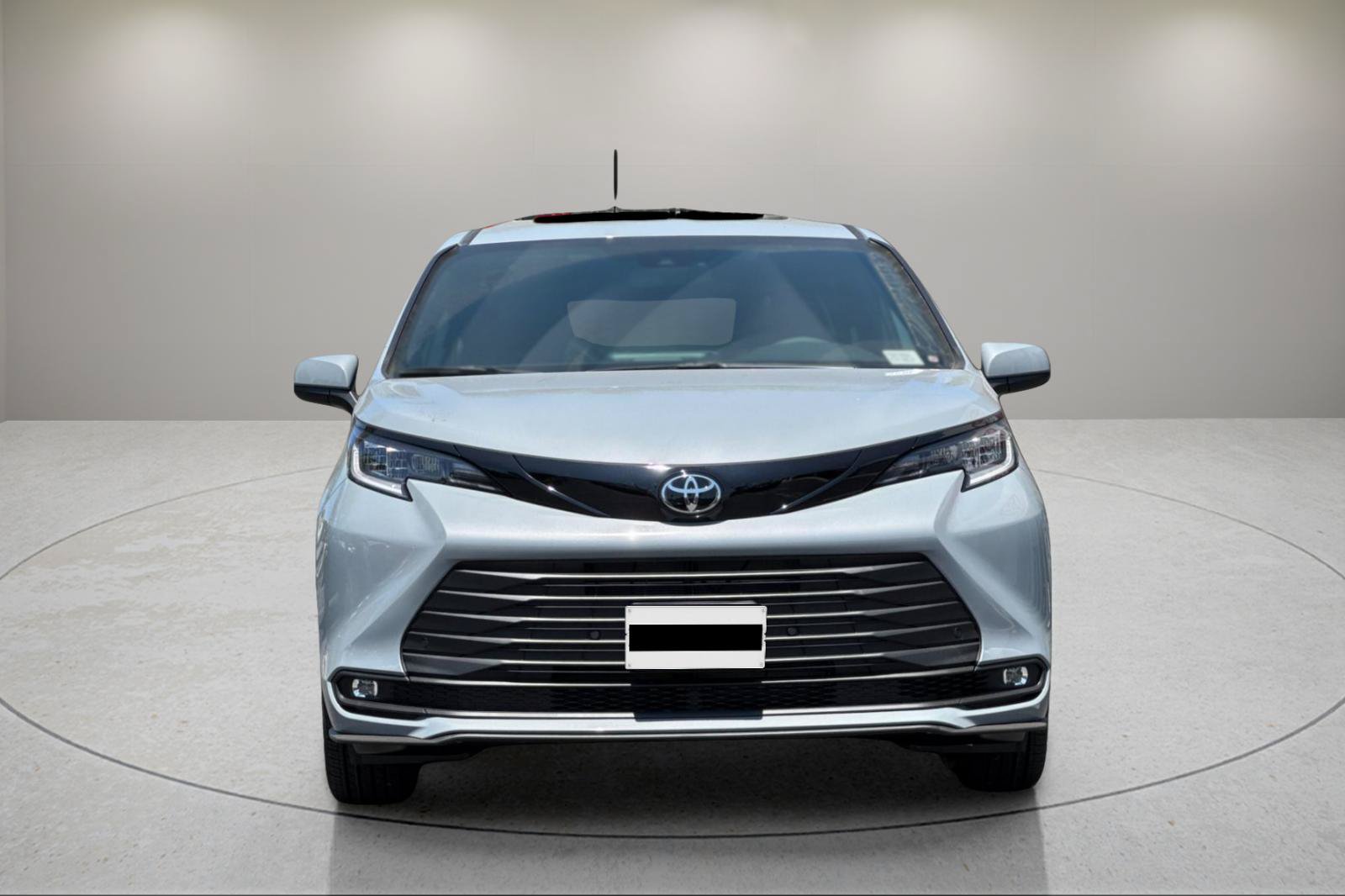 New 2026 Toyota Sienna XLE Woodland Edition AWD/4WD image 9