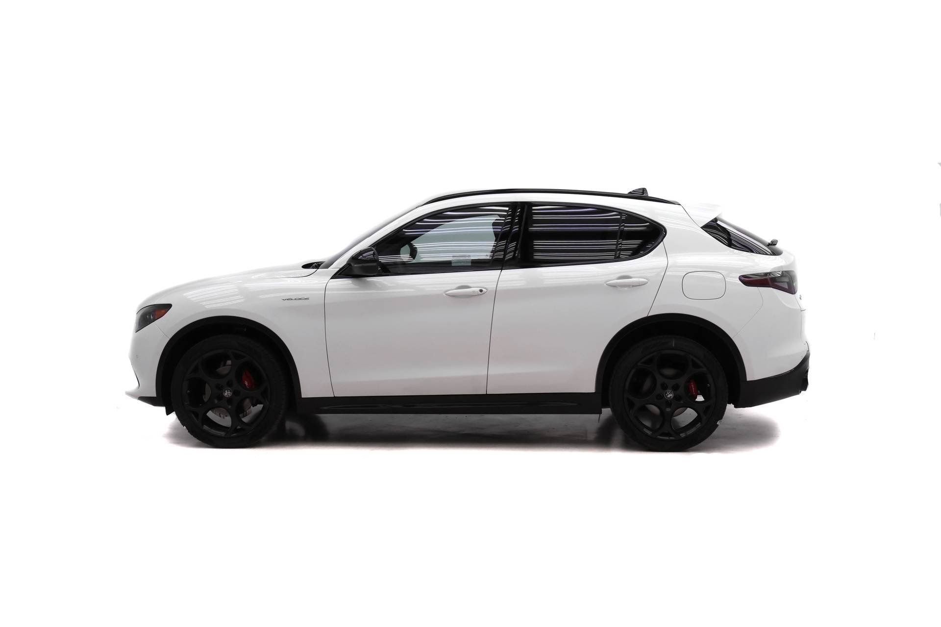 New 2026 Alfa Romeo Stelvio Sprint image 3