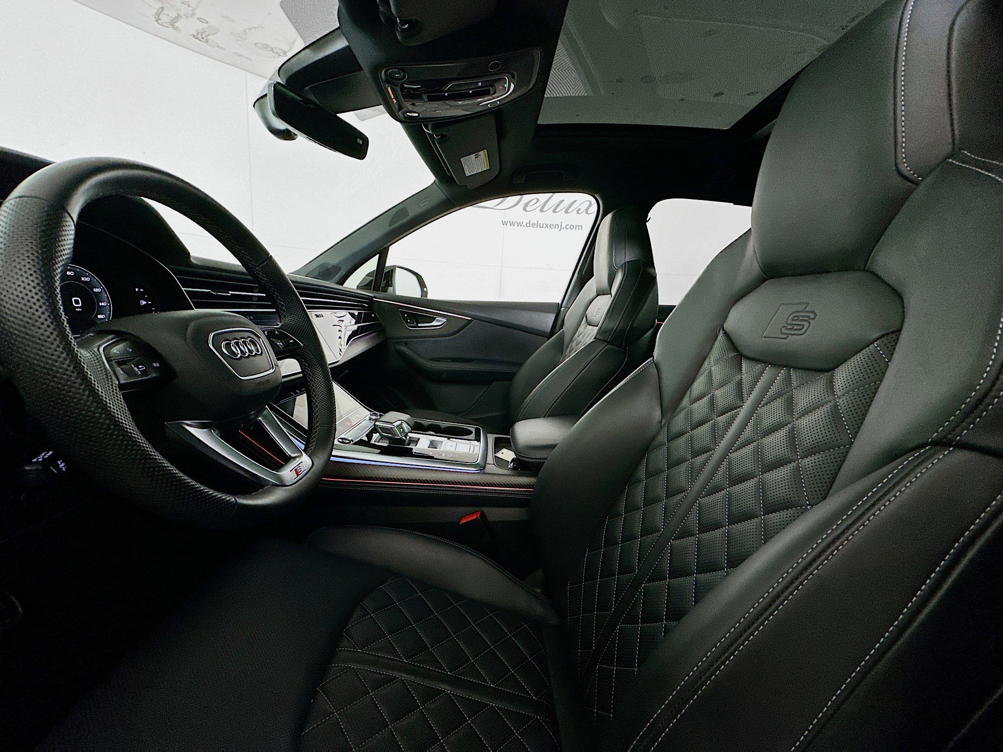 Used 2025 Audi SQ7 Premium Plus w/ Executive Package image 21