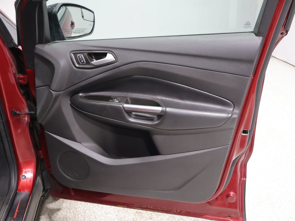 Used 2019 Ford Escape SE w/ SE Sport Appearance Package AWD/4WD image 22