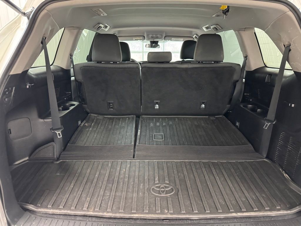 Used 2018 Toyota Highlander LE FWD image 22
