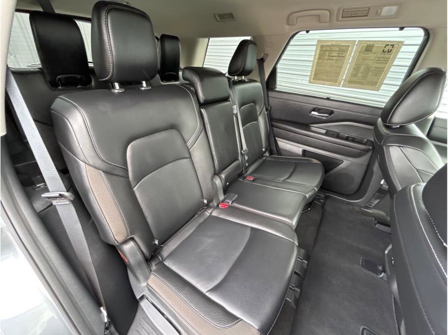 Used 2024 Nissan Pathfinder SL image 23