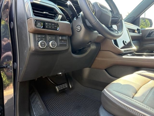 Certified 2026 GMC Yukon Denali Ultimate AWD/4WD image 36