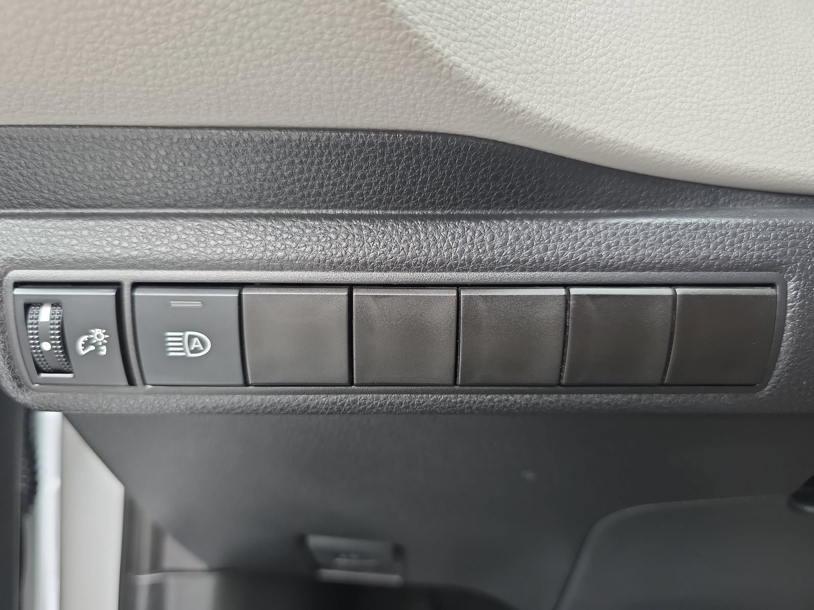 Used 2026 Toyota Corolla LE FWD image 25