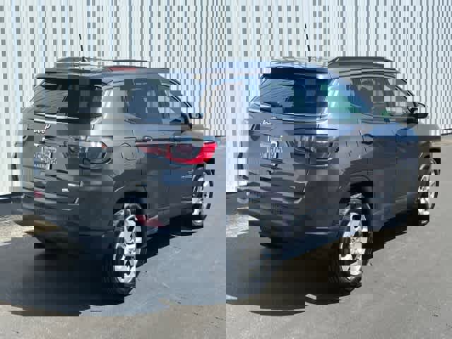 Used 2018 Jeep Compass Latitude image 6