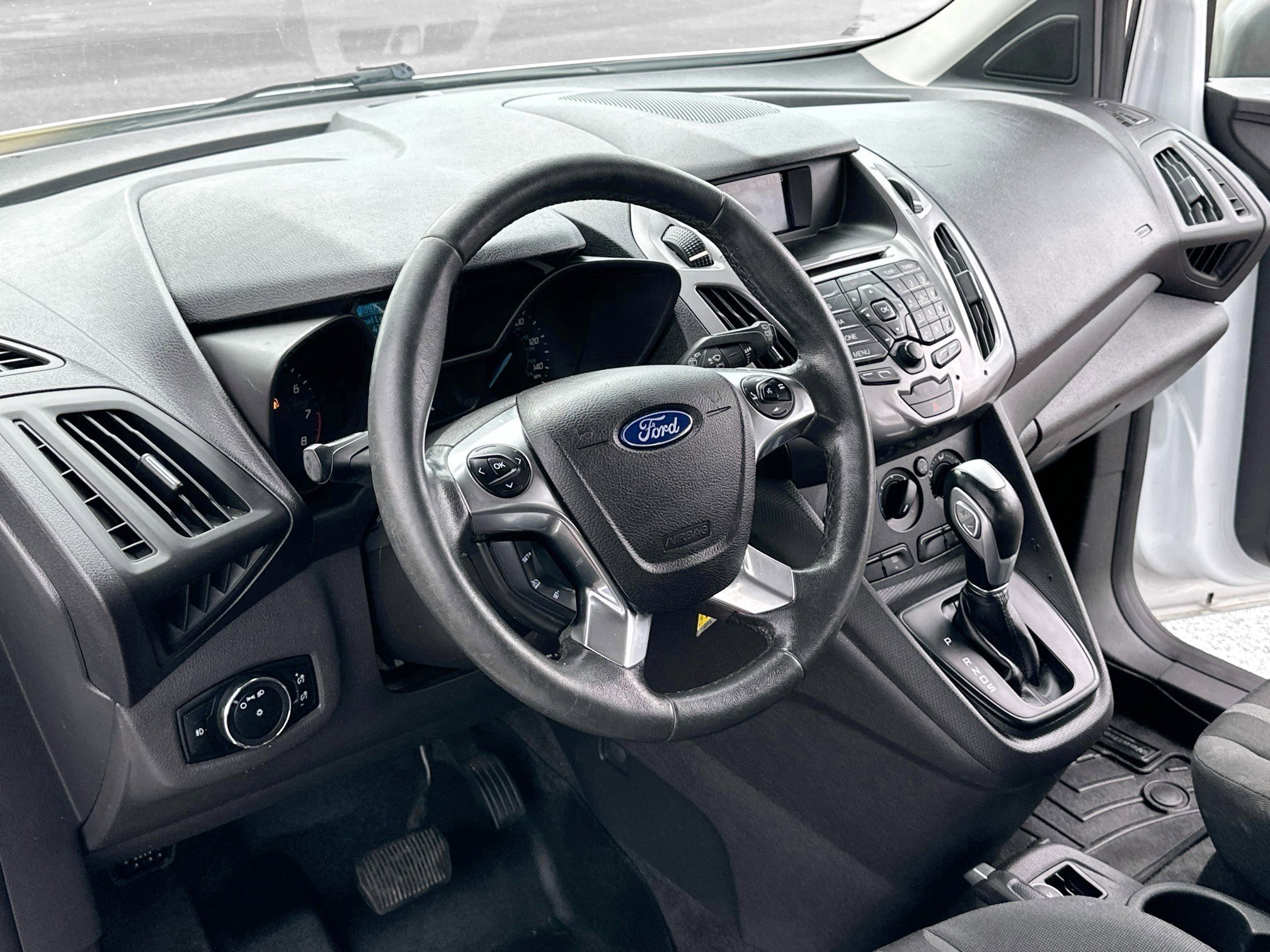 Used 2016 Ford Transit Connect XLT image 3