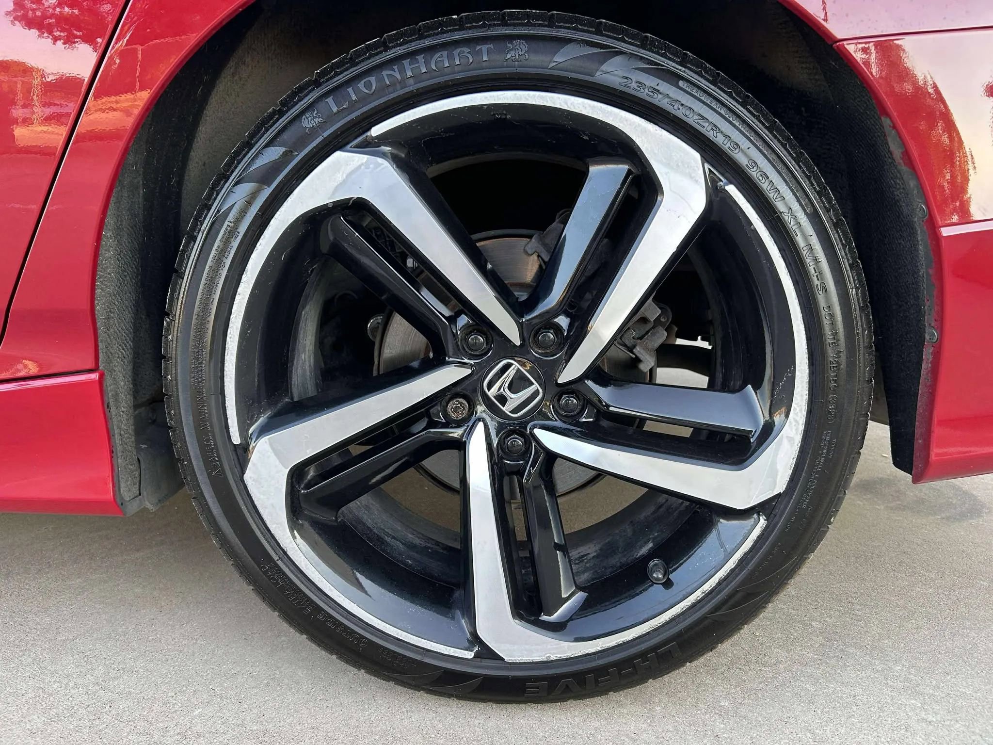 Used 2018 Honda Accord Sport image 28