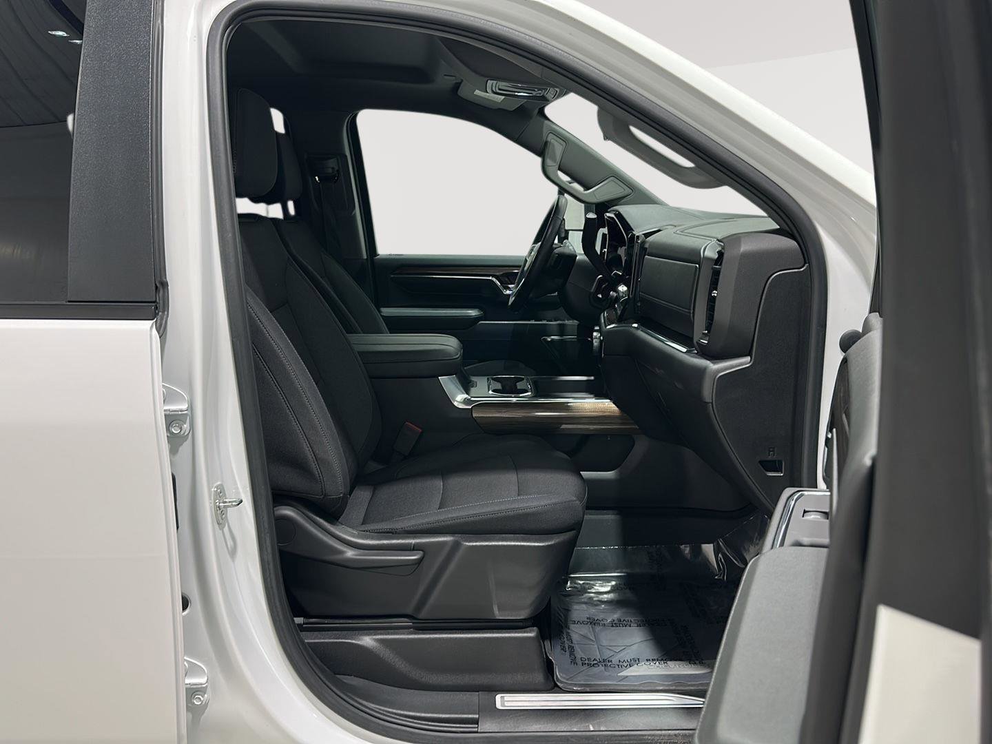 Used 2024 Chevrolet Silverado 3500 LT w/ Convenience Package image 26