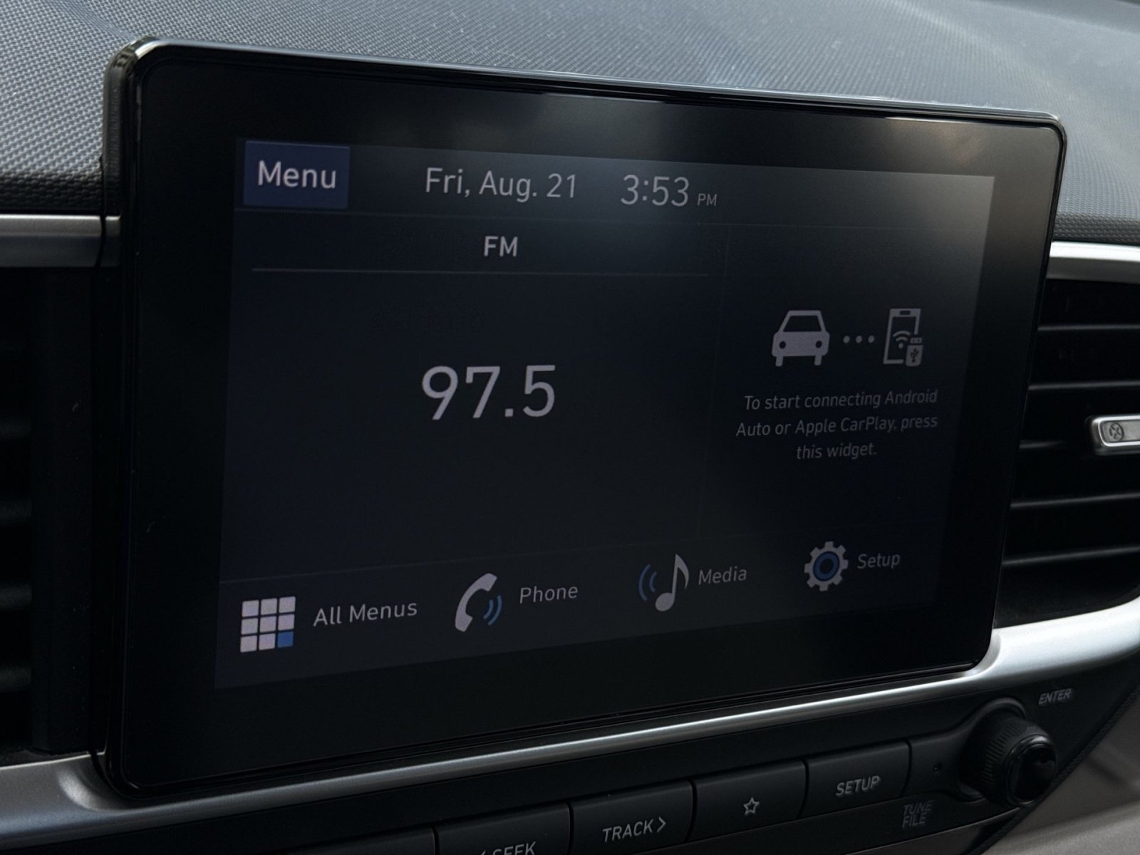 Certified 2024 Hyundai Venue SEL FWD image 18