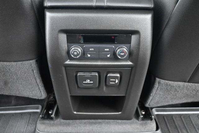 Used 2023 Chevrolet Traverse High Country AWD/4WD image 25