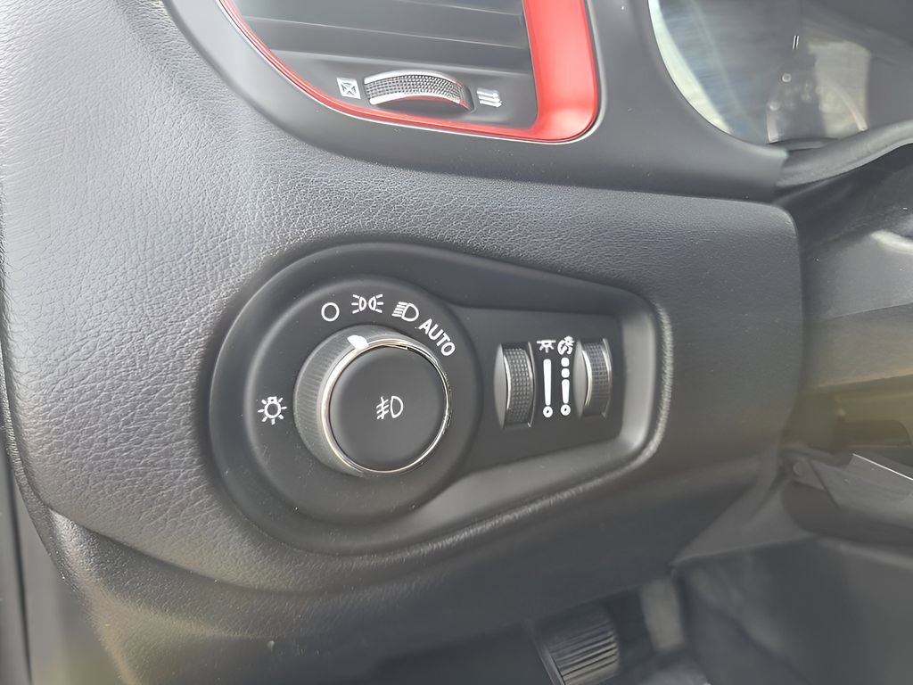 Used 2020 Jeep Renegade Trailhawk w/ Premium Leather Group image 18