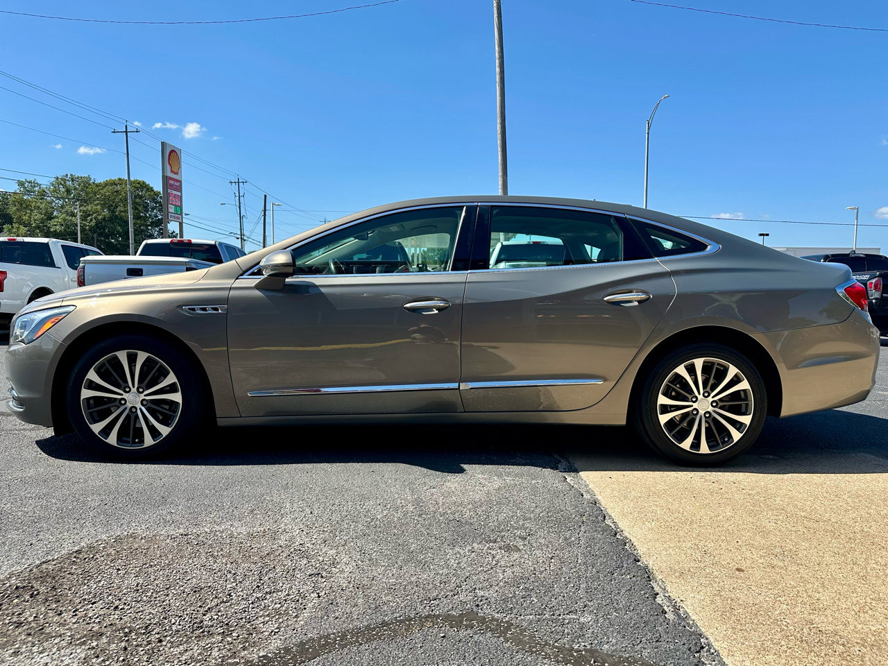 Used 2017 Buick LaCrosse Essence w/ Sights and Sounds Package image 5