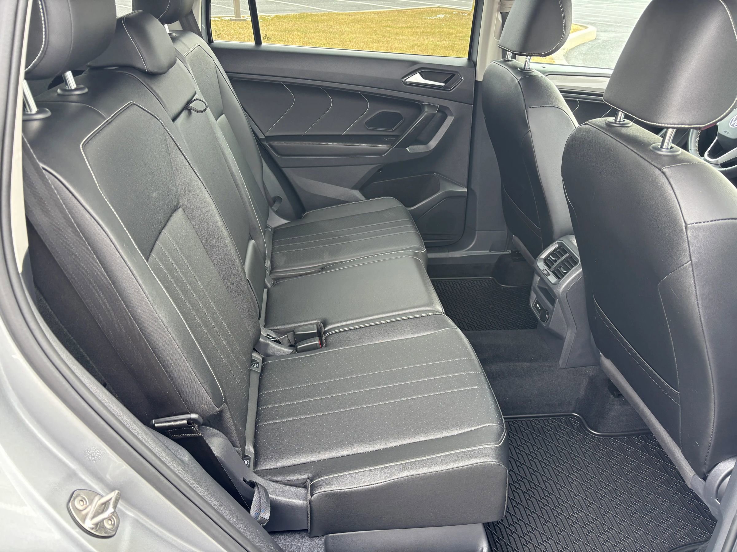 Used 2022 Volkswagen Tiguan SE image 19