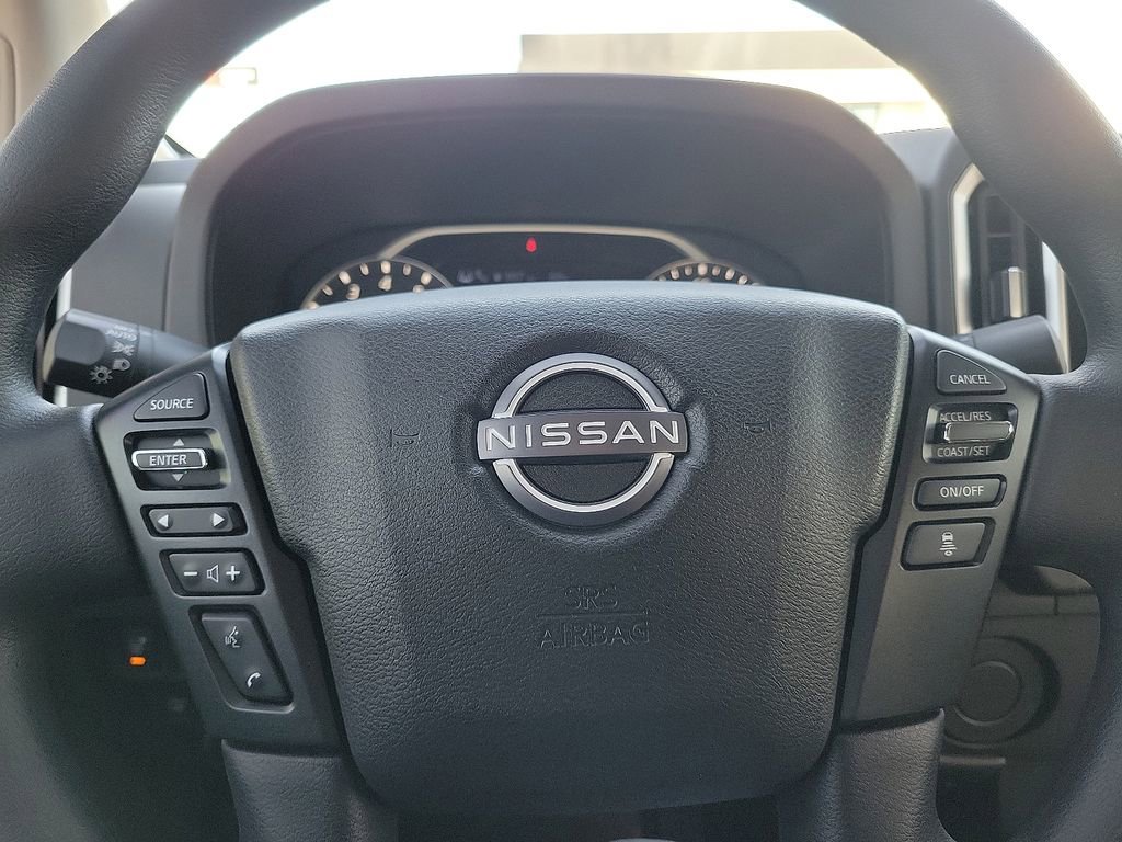 Used 2025 Nissan Frontier SV image 14