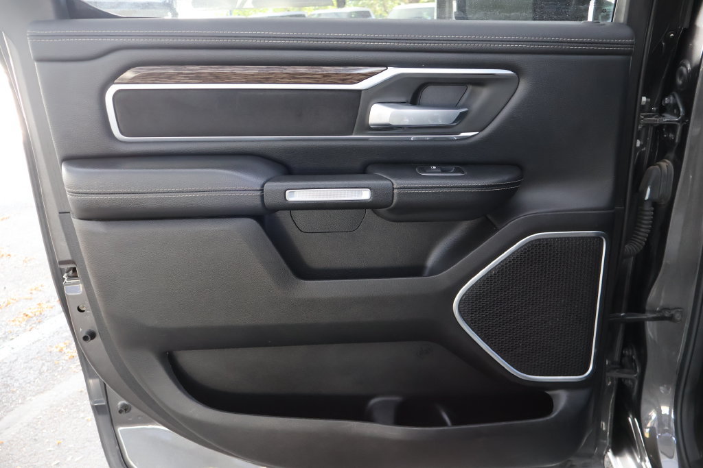 Used 2019 RAM 1500 Laramie AWD/4WD image 50