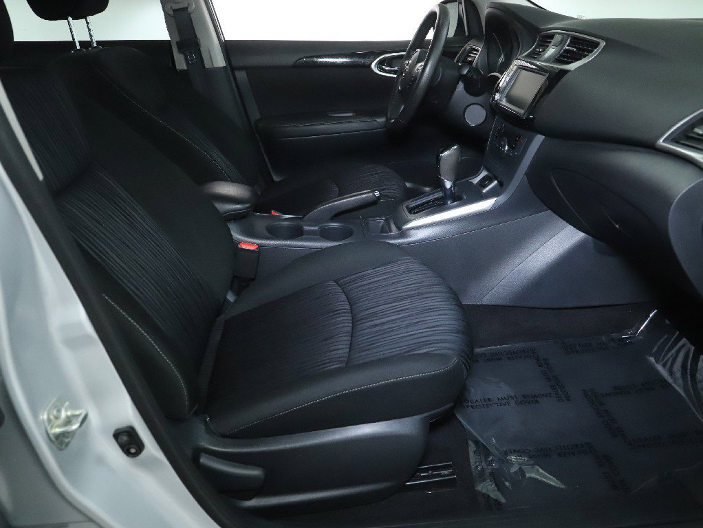 Certified 2019 Nissan Sentra SV FWD image 32
