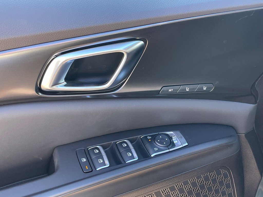 New 2027 Kia Carnival SX w/ Dark Edition Package FWD image 11
