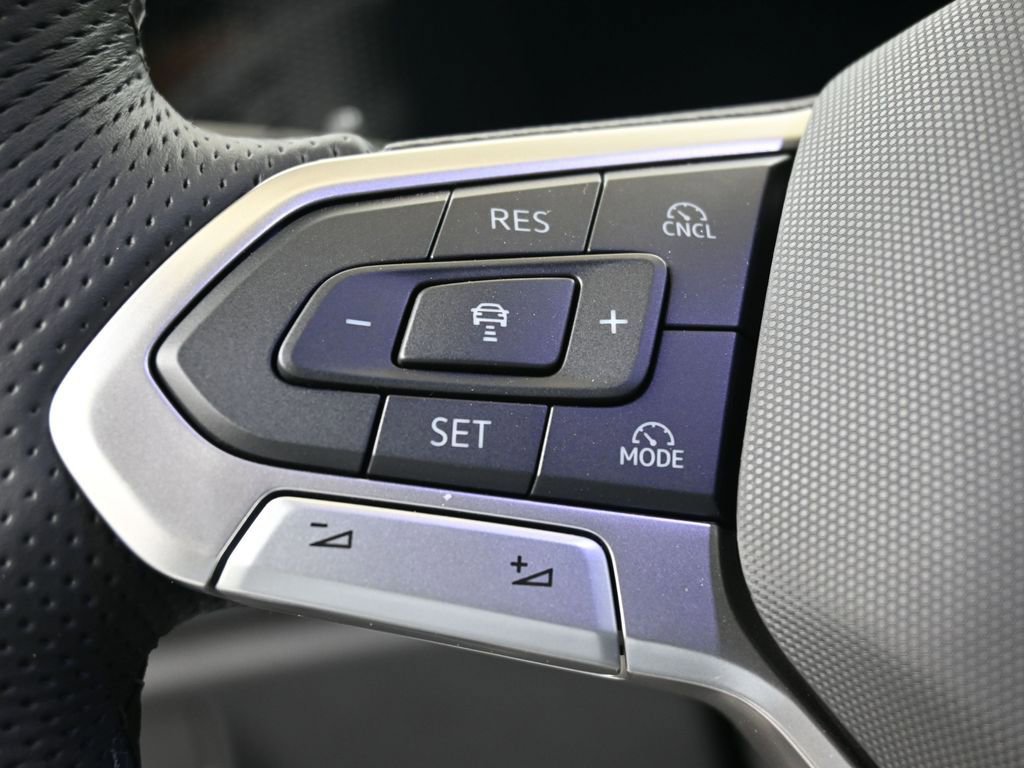 New 2026 Volkswagen Tiguan SE R-Line image 24