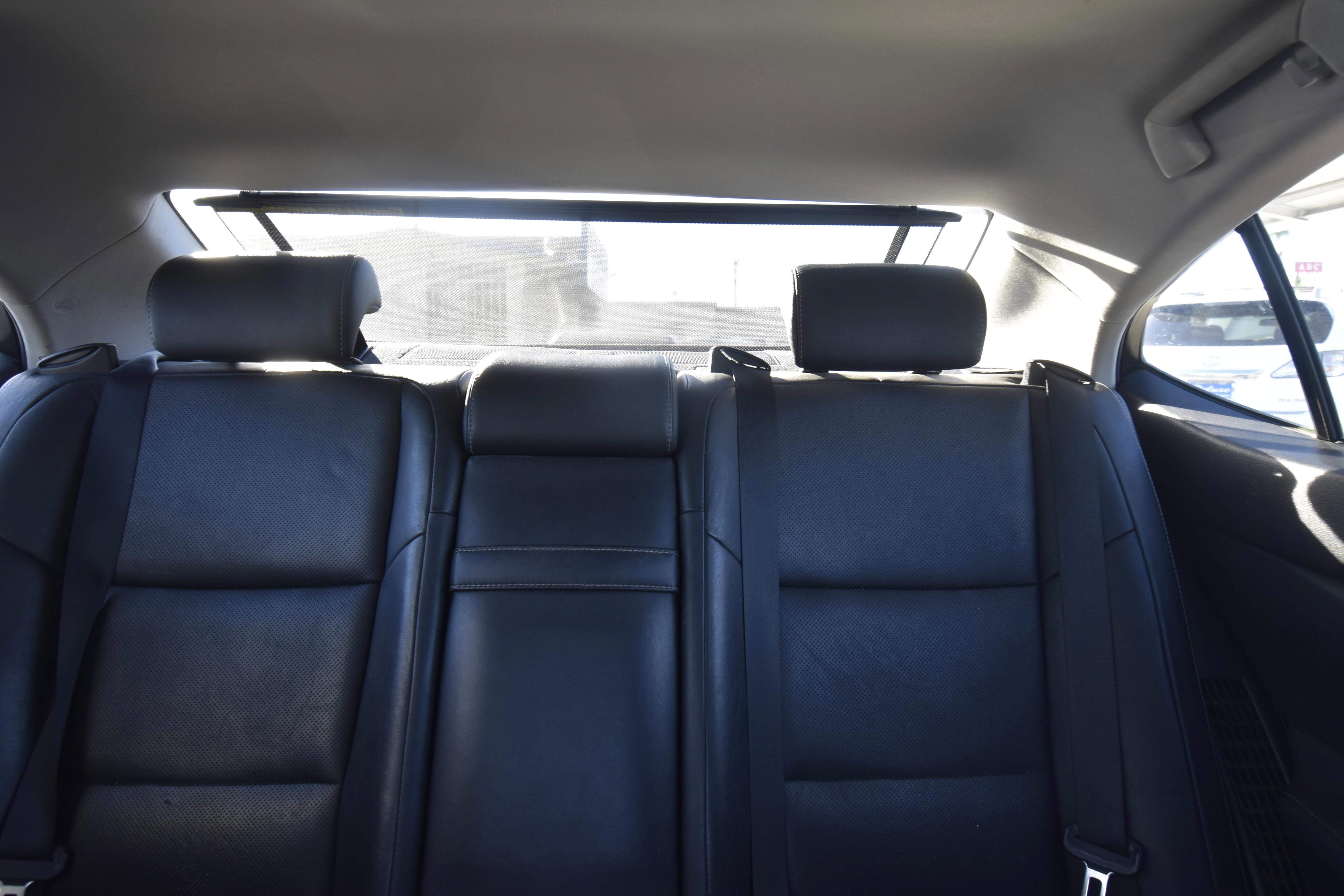 Used 2015 Lexus ES 300h w/ Navigation System Package image 12