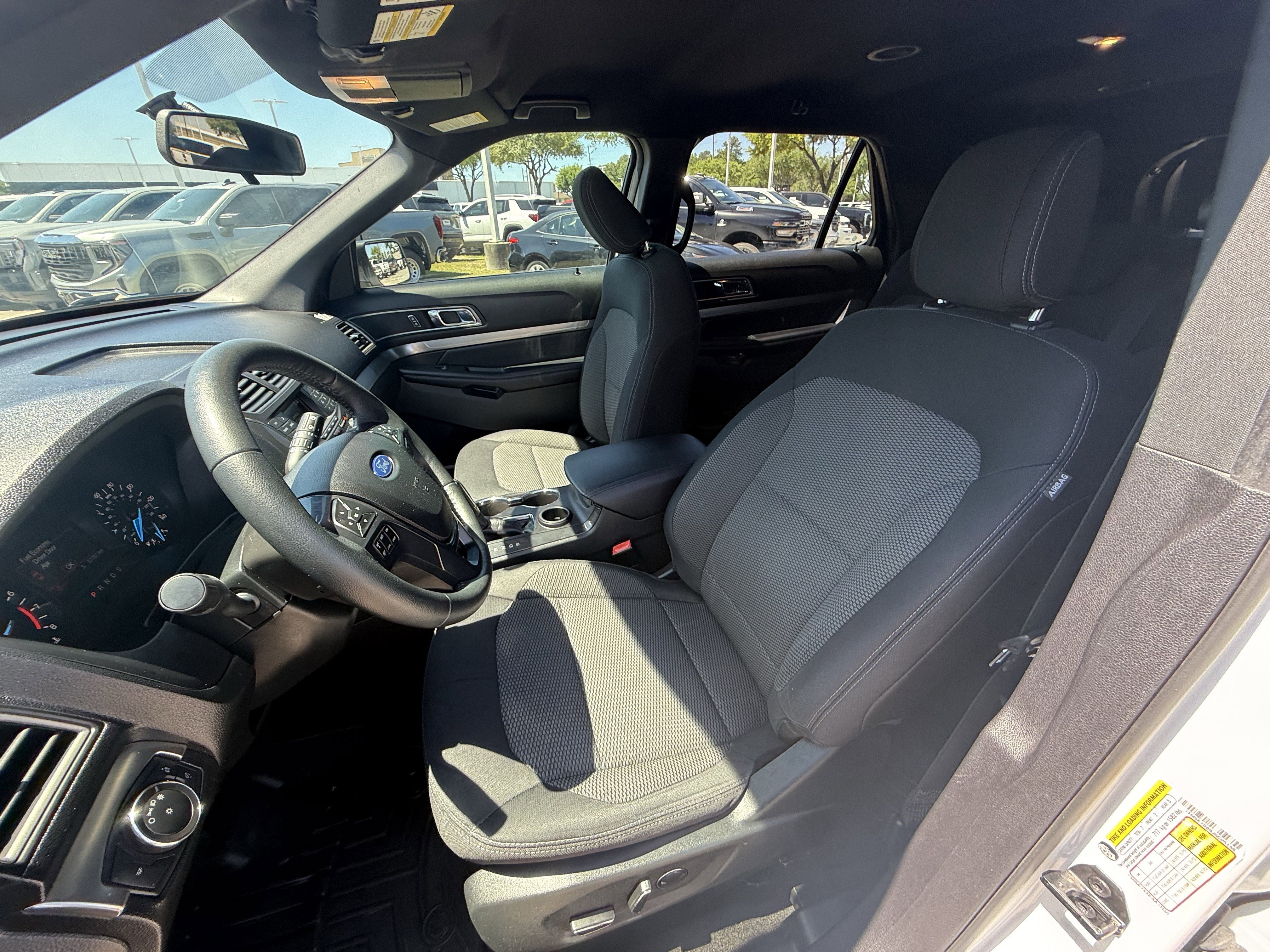 Used 2018 Ford Explorer XLT image 27