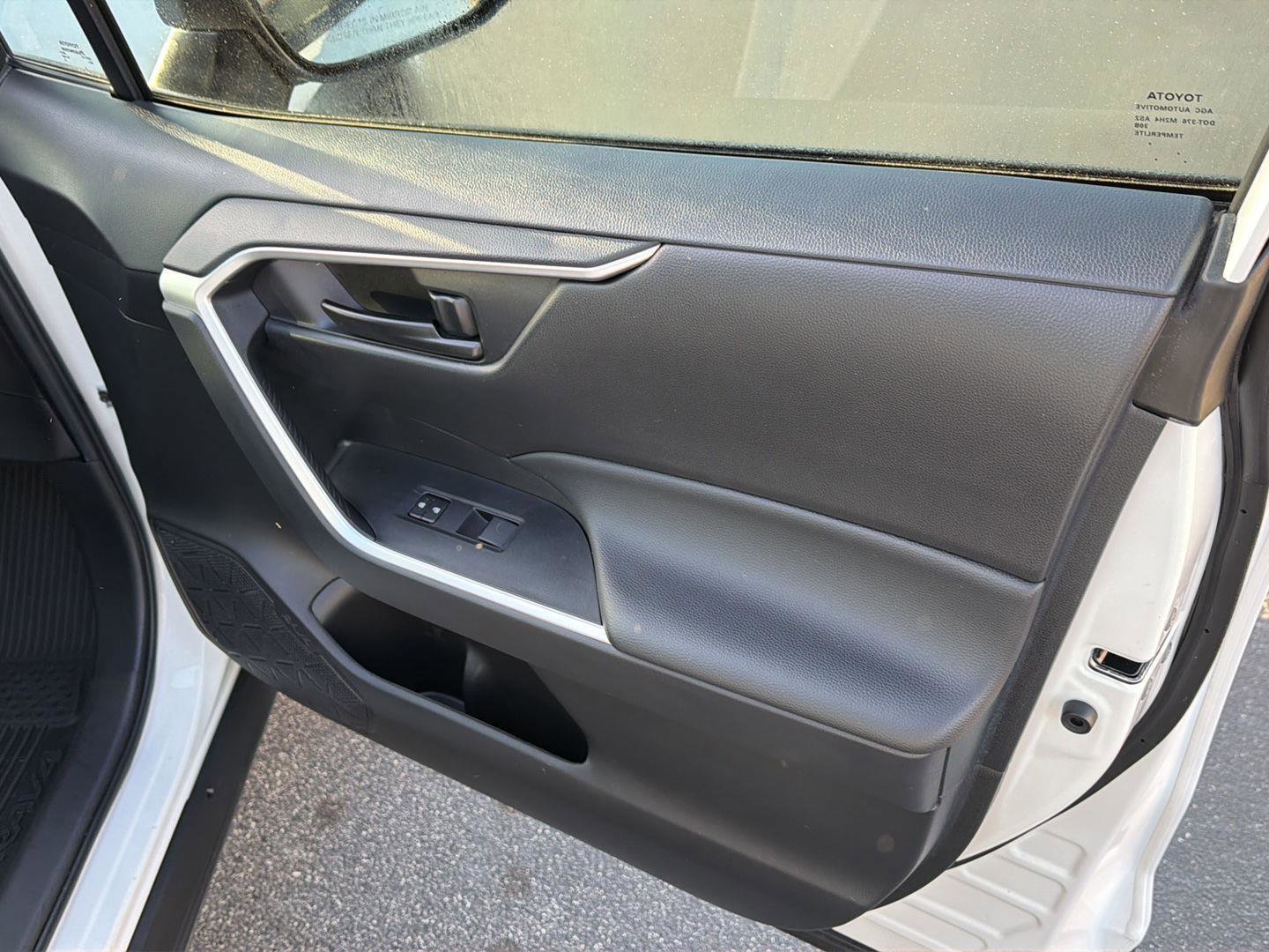 Certified 2024 Toyota RAV4 LE FWD image 14