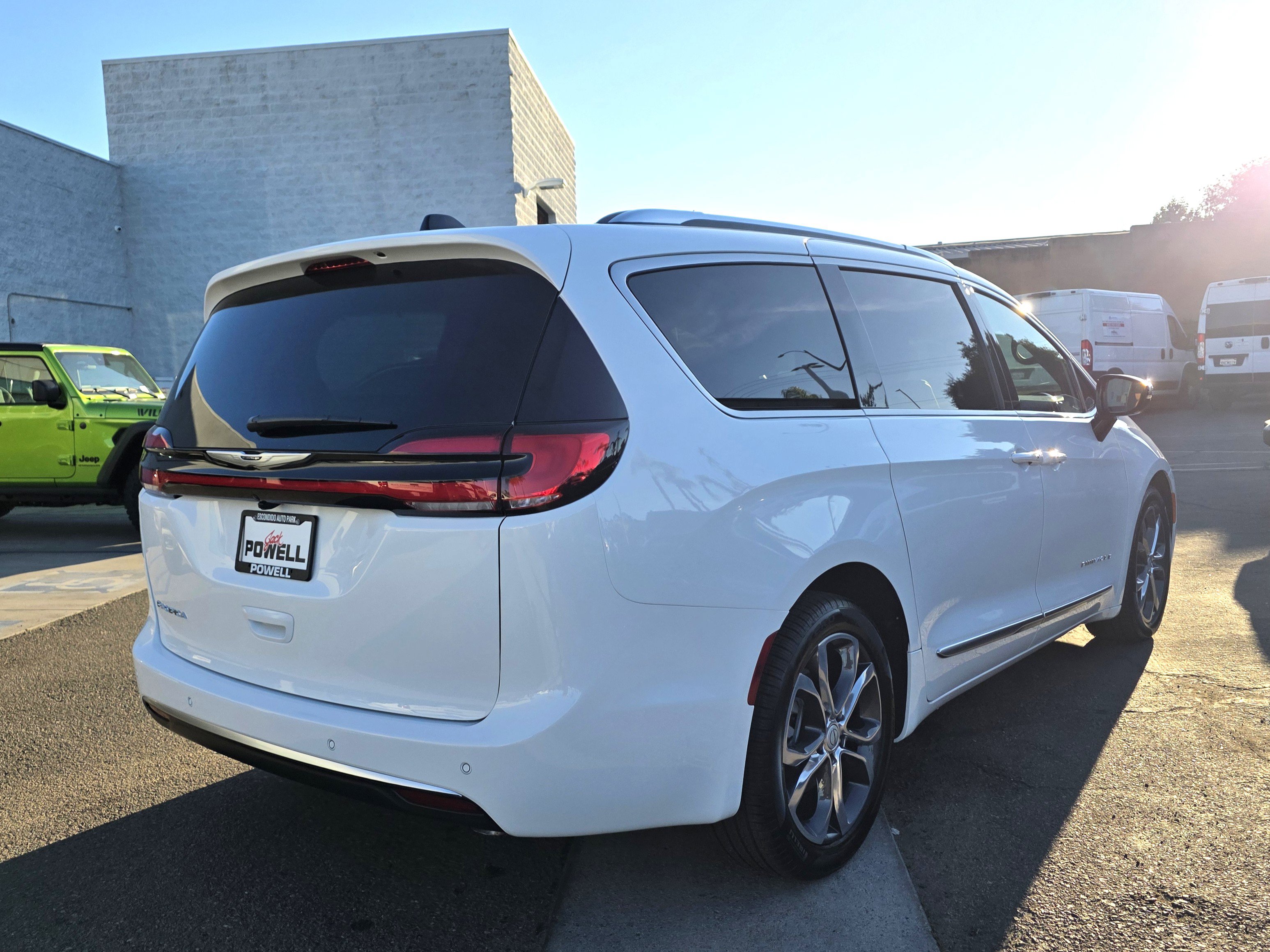 New 2026 Chrysler Pacifica Pinnacle image 5