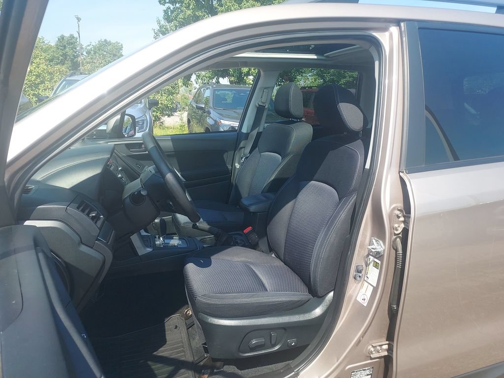 Used 2015 Subaru Forester 2.5i Premium w/ All-Weather Package AWD/4WD image 29