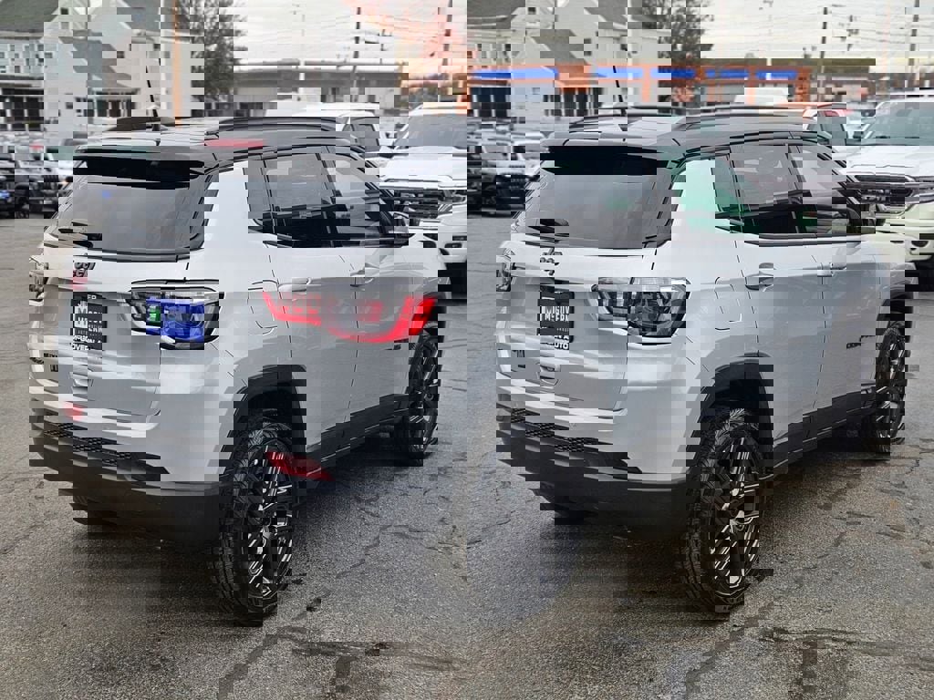 New 2025 Jeep Compass Limited w/ Sun & Sound Group image 5