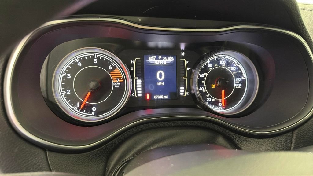 Used 2021 Jeep Cherokee Latitude FWD image 19