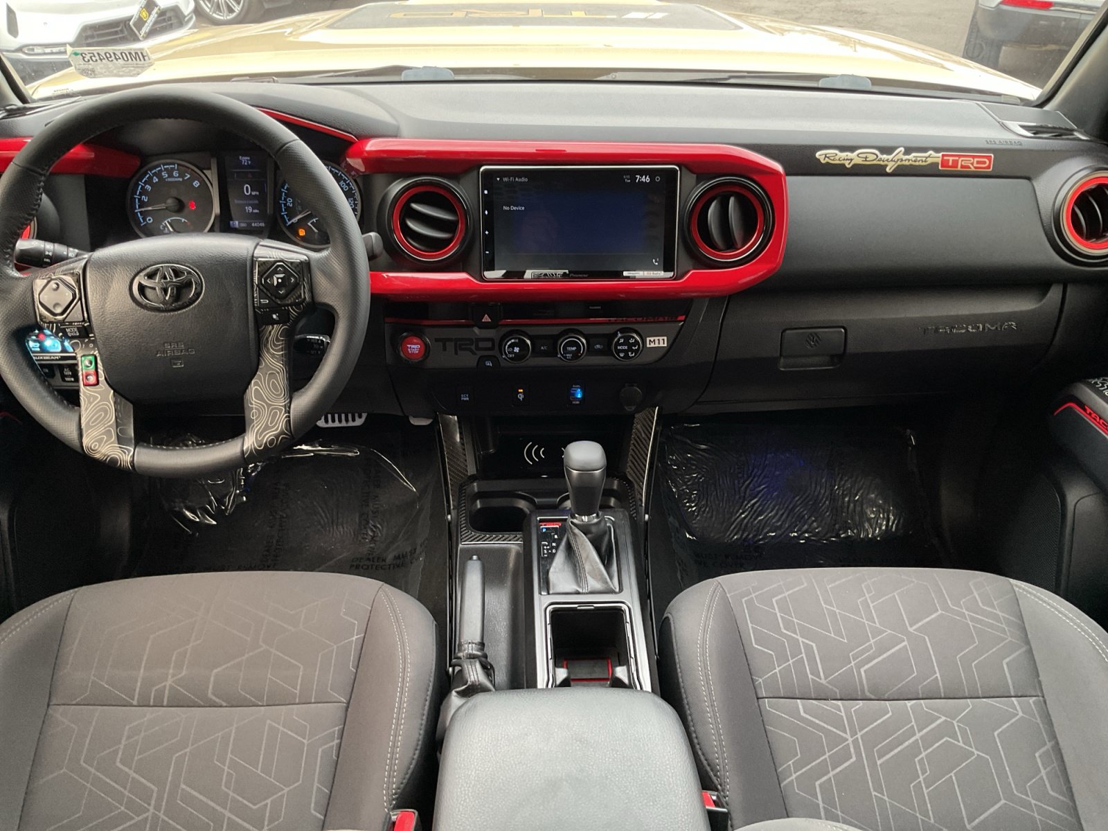 Used 2017 Toyota Tacoma TRD Sport w/ Tow Package RWD image 15