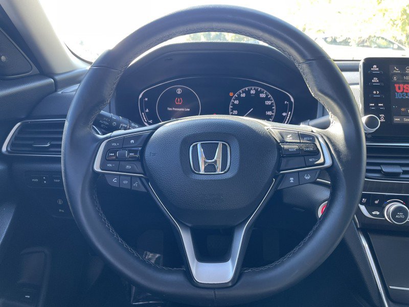 Used 2018 Honda Accord Touring image 16