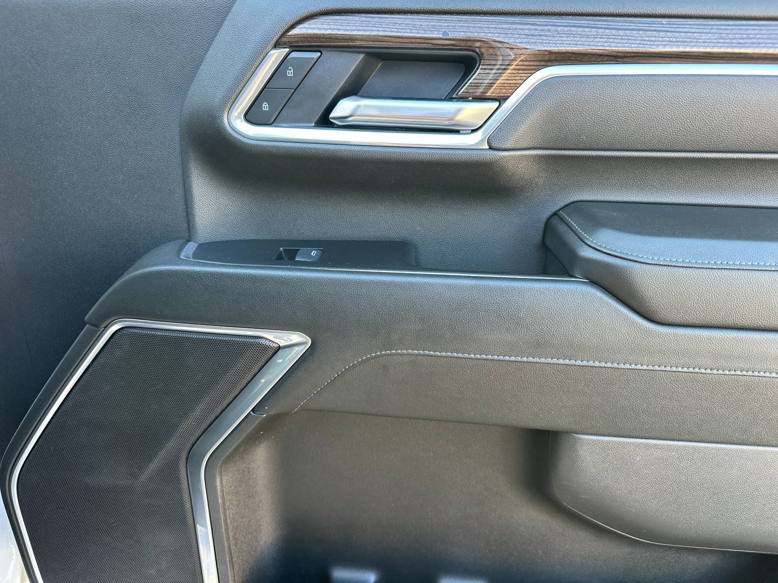 Used 2025 Chevrolet Silverado 2500 LT image 20