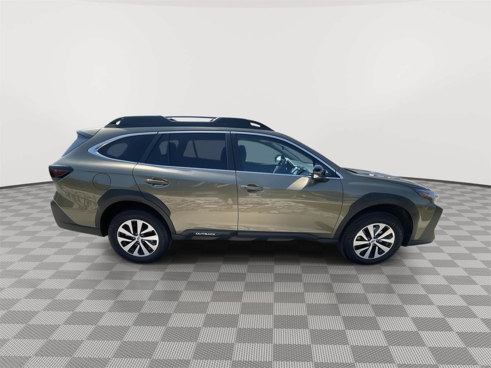 Certified 2025 Subaru Outback Premium w/ Popular Package #1A AWD/4WD image 15