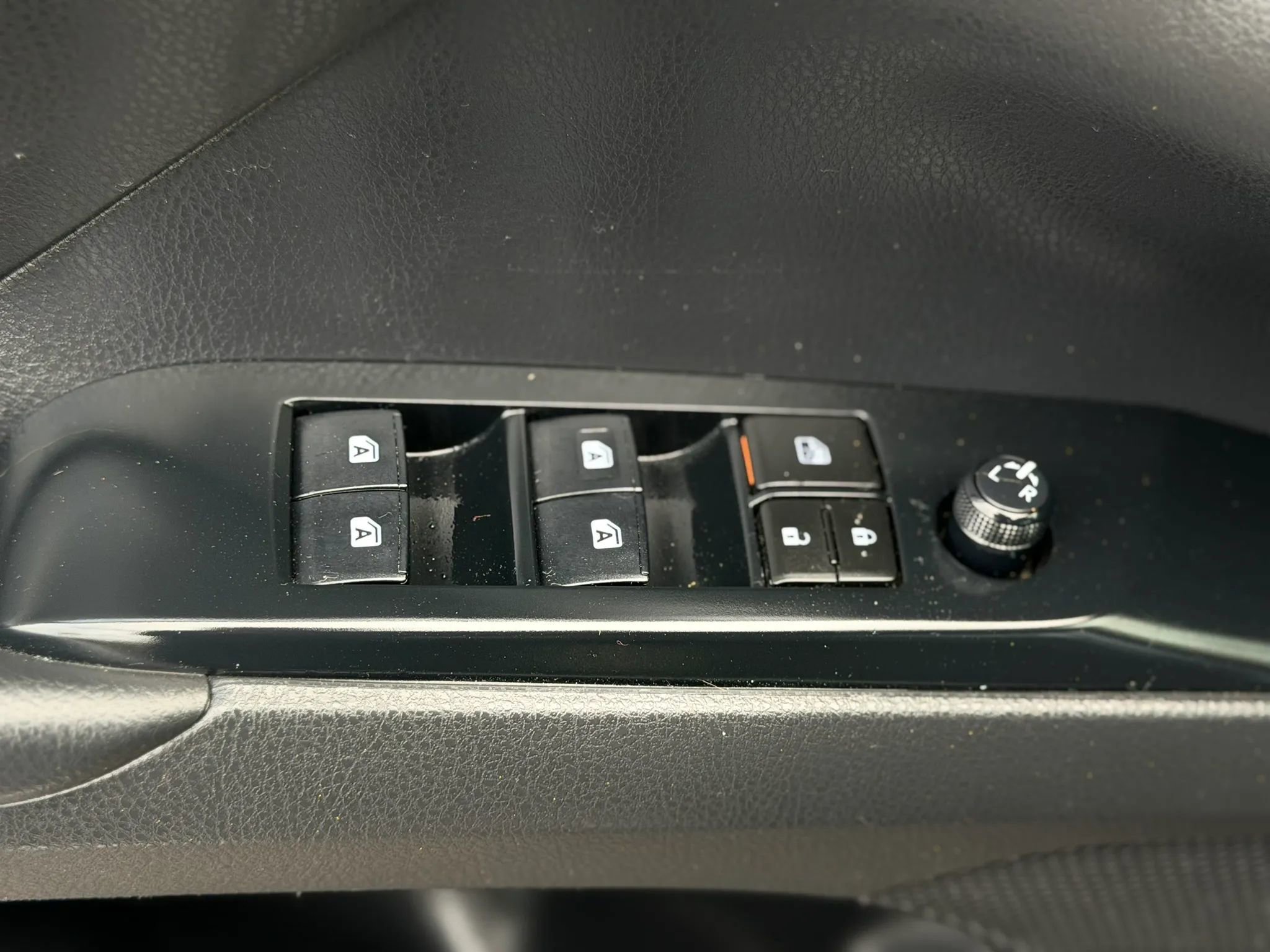 Used 2019 Toyota Camry LE FWD image 16