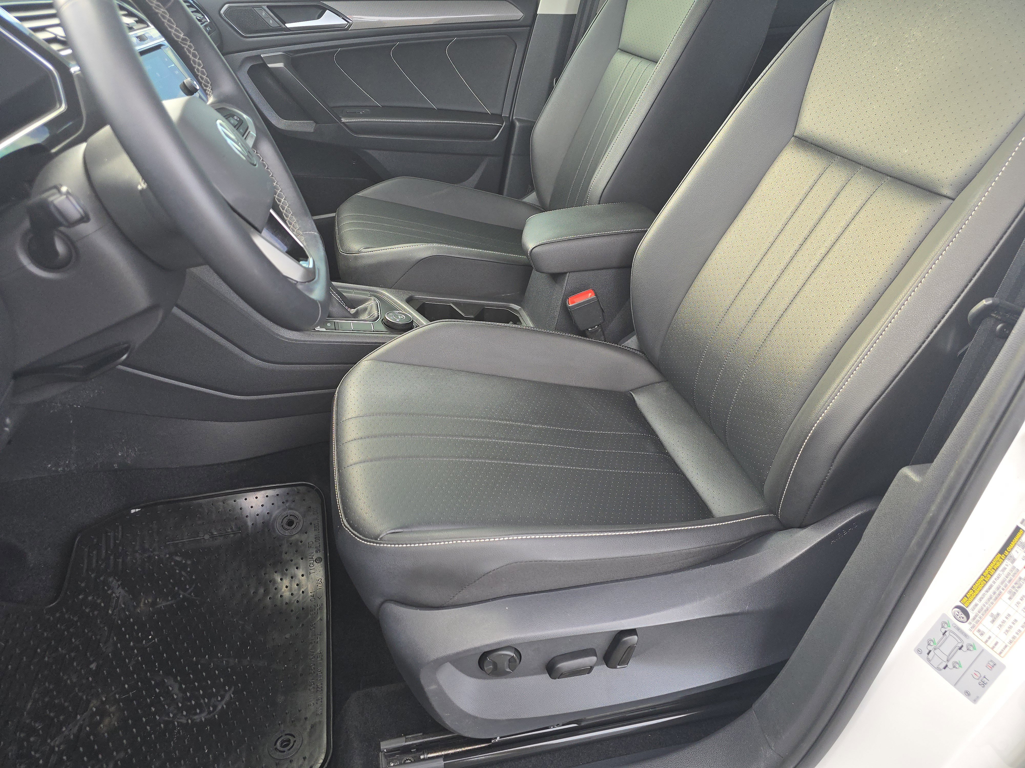 Used 2022 Volkswagen Tiguan SE image 18