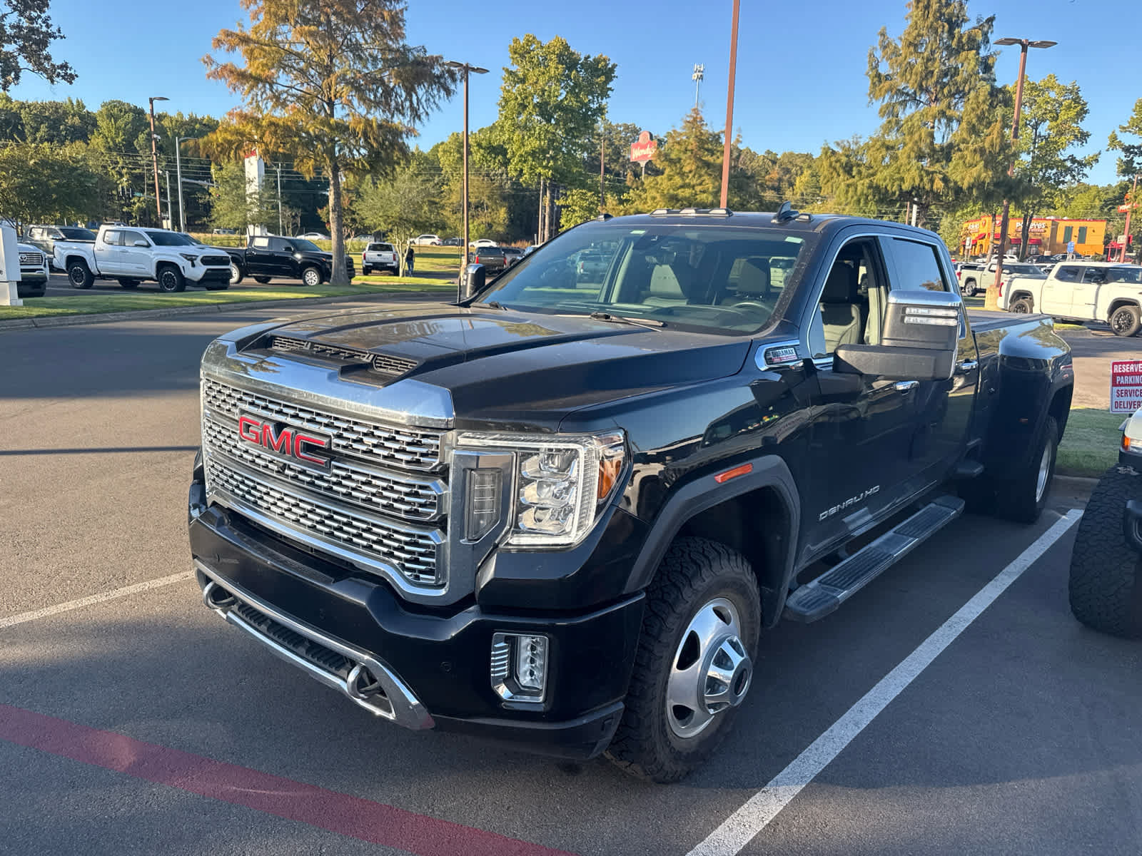 Used 2022 GMC Sierra 3500 Denali w/ Denali Ultimate Package AWD/4WD image 2
