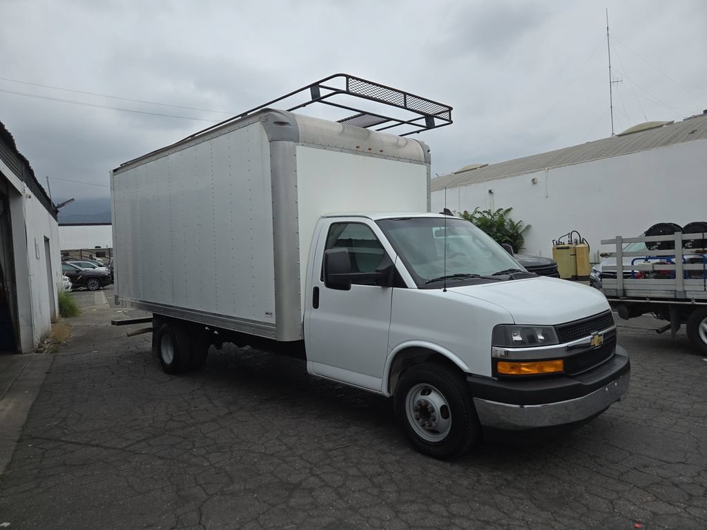 Used 2021 Chevrolet Express 3500 w/ Power Convenience Package RWD image 2