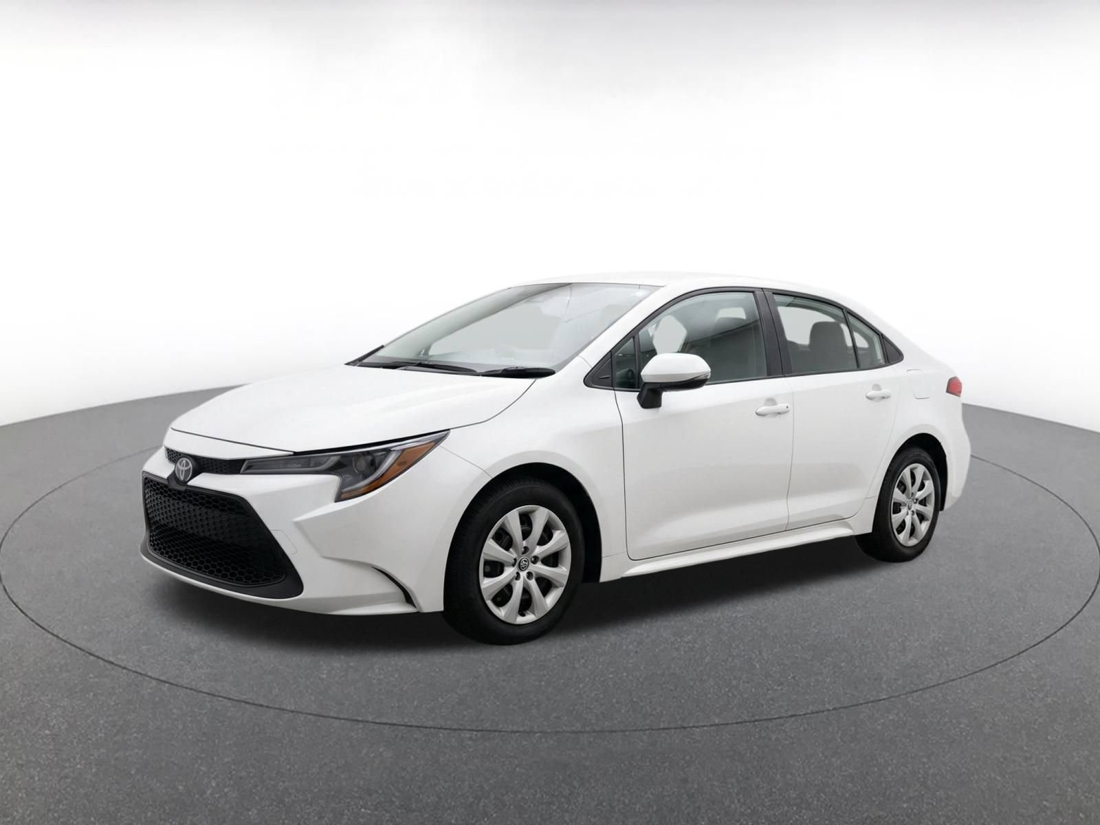 Used 2025 Toyota Corolla LE FWD image 3