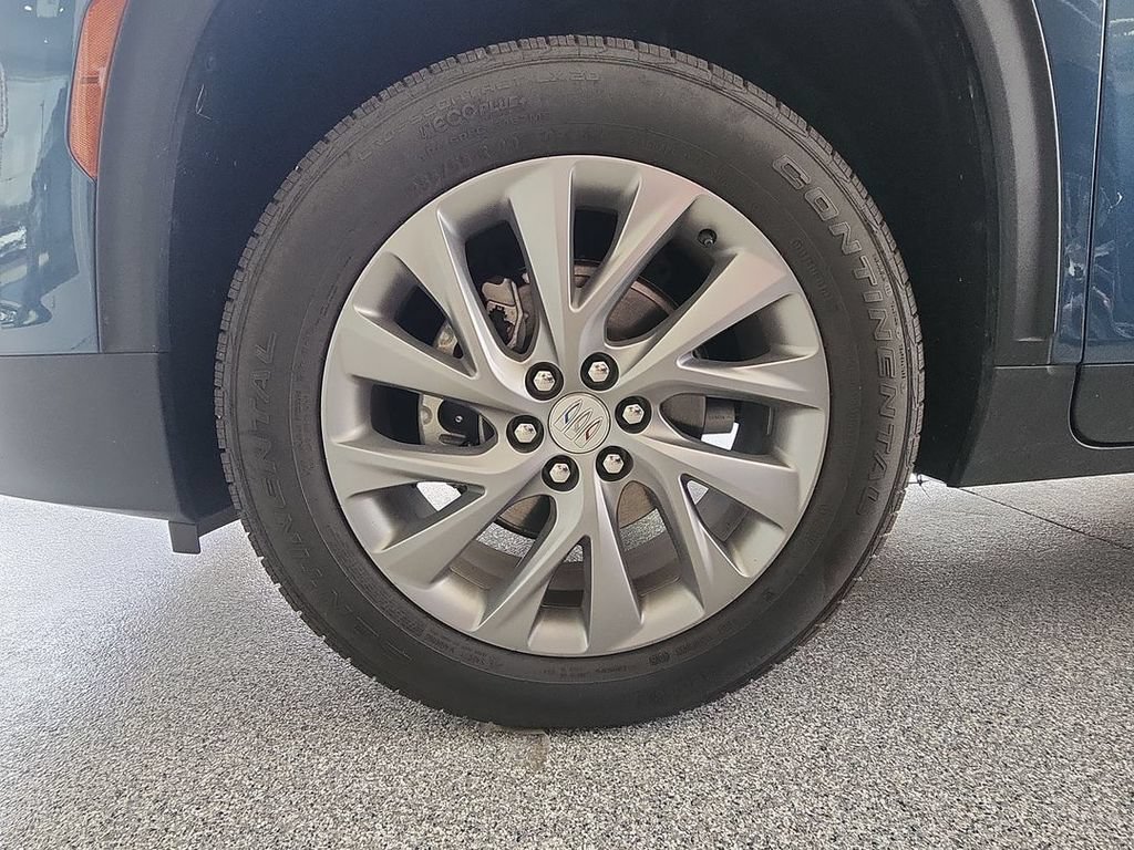 Certified 2025 Buick Enclave Preferred FWD image 33