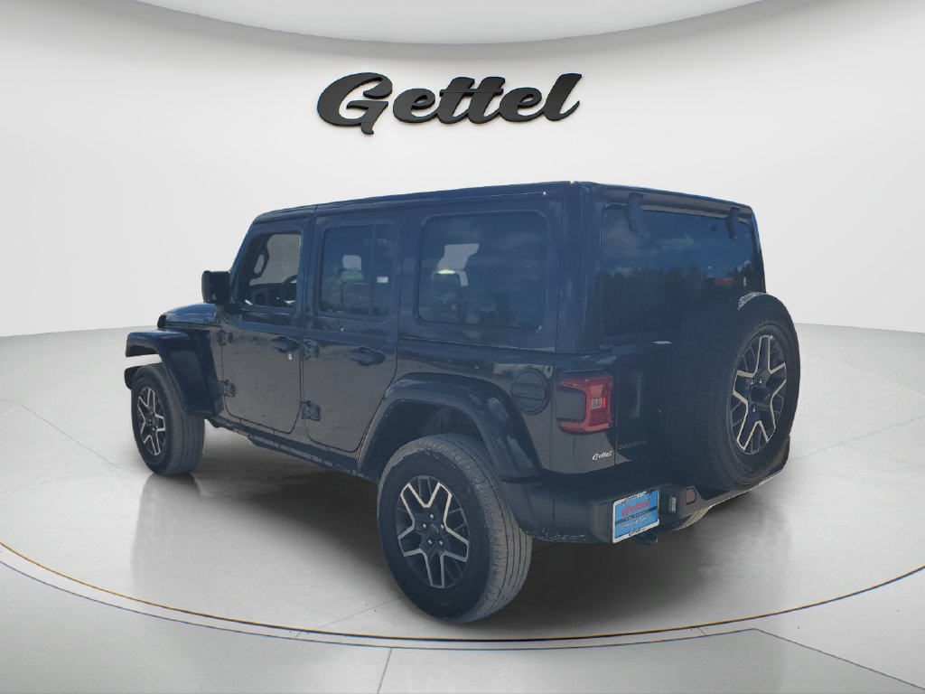 Used 2025 Jeep Wrangler Unlimited Sahara AWD/4WD image 7
