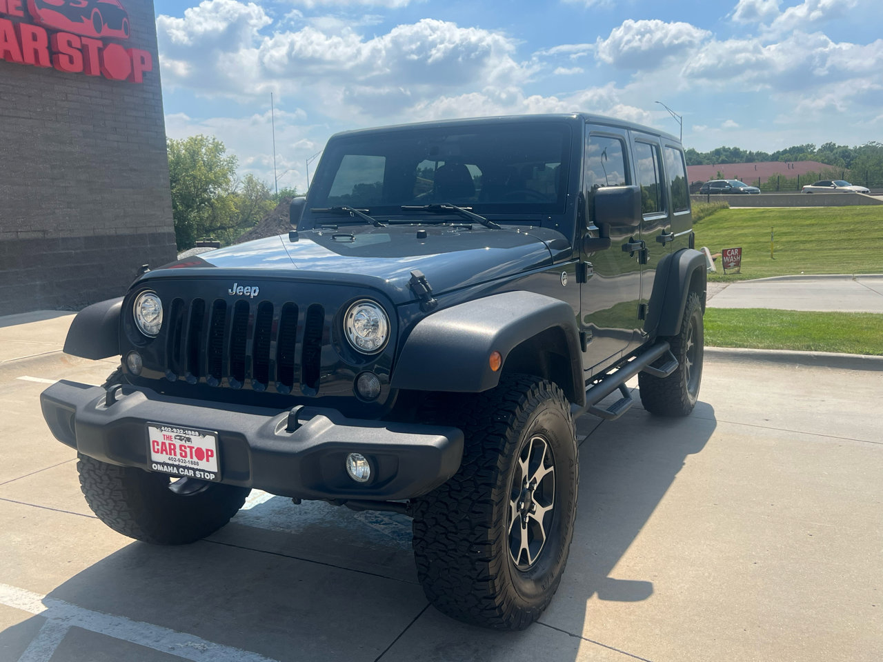 Used 2017 Jeep Wrangler Unlimited Rubicon w/ Connectivity Group image 2